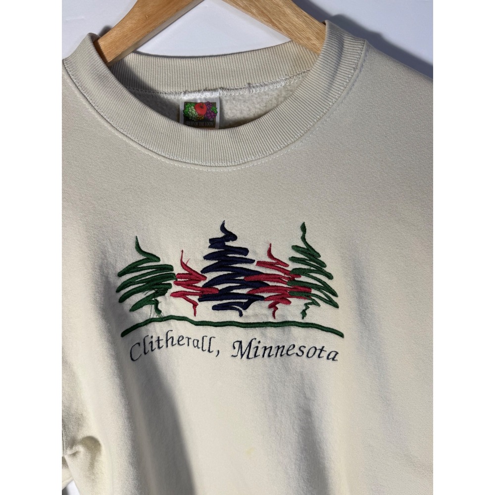 Vintage Fruit of the Loom Clitherall Minnesota Embroidered Sweatshirt Cream L